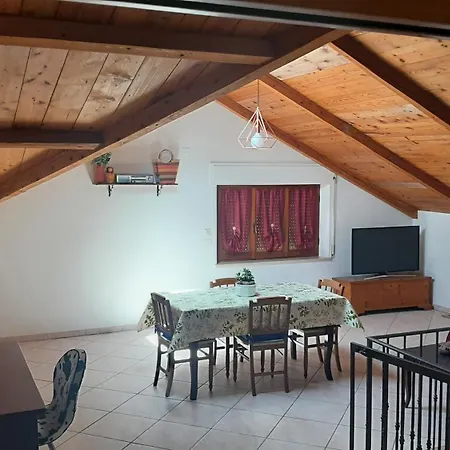 Le Rondini דירה *